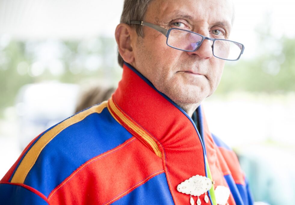 luker bort de norskspråklige velgerne:
Samefolkets parti kom ikke inn på Sametinget i forrige periode. Dersom førstekandidat John Henrik Eira (63) får en plass, vil han jobbe for å senke antall stemmeberettigede.