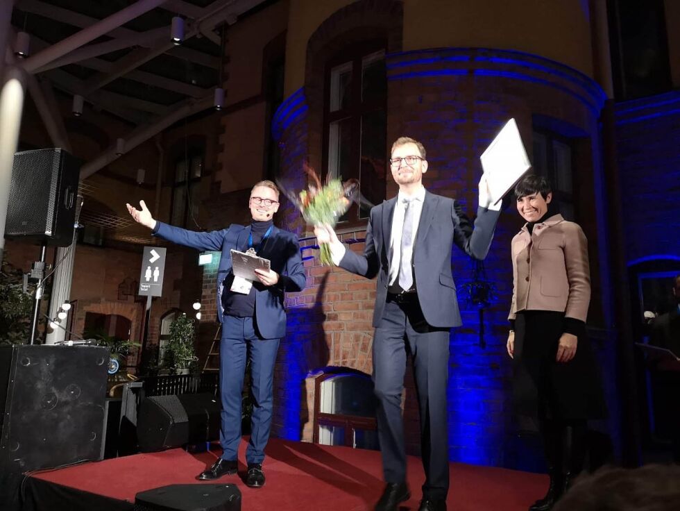 Stipendet ble delt ut under Barents´utenriksmøte i Umeå.
 Foto: Finnmark fylkeskommune