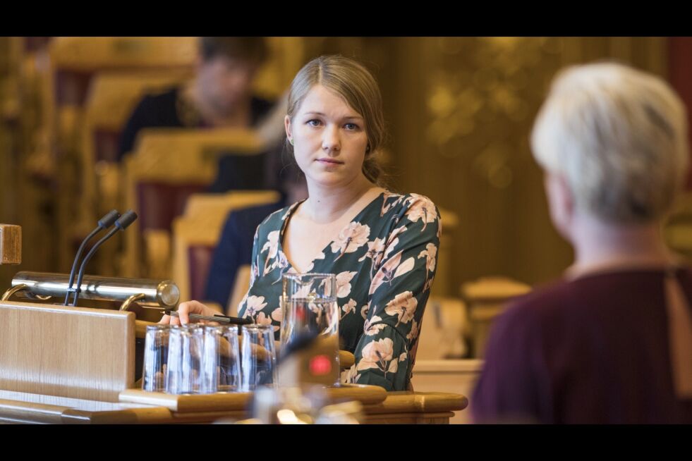 Miljøpartiet de Grønne (MDG) har én stortingsrepresentant og det er Une Bastholm fra Oslo. Her er hun i replikkveksling med finansminister Siv Jensen (FrP).
 Foto: Peter Mydske/Stortinget