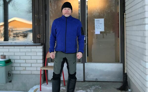 Må kjøre 600 kilometer for coronatest, sjøl om han er testa i Finland