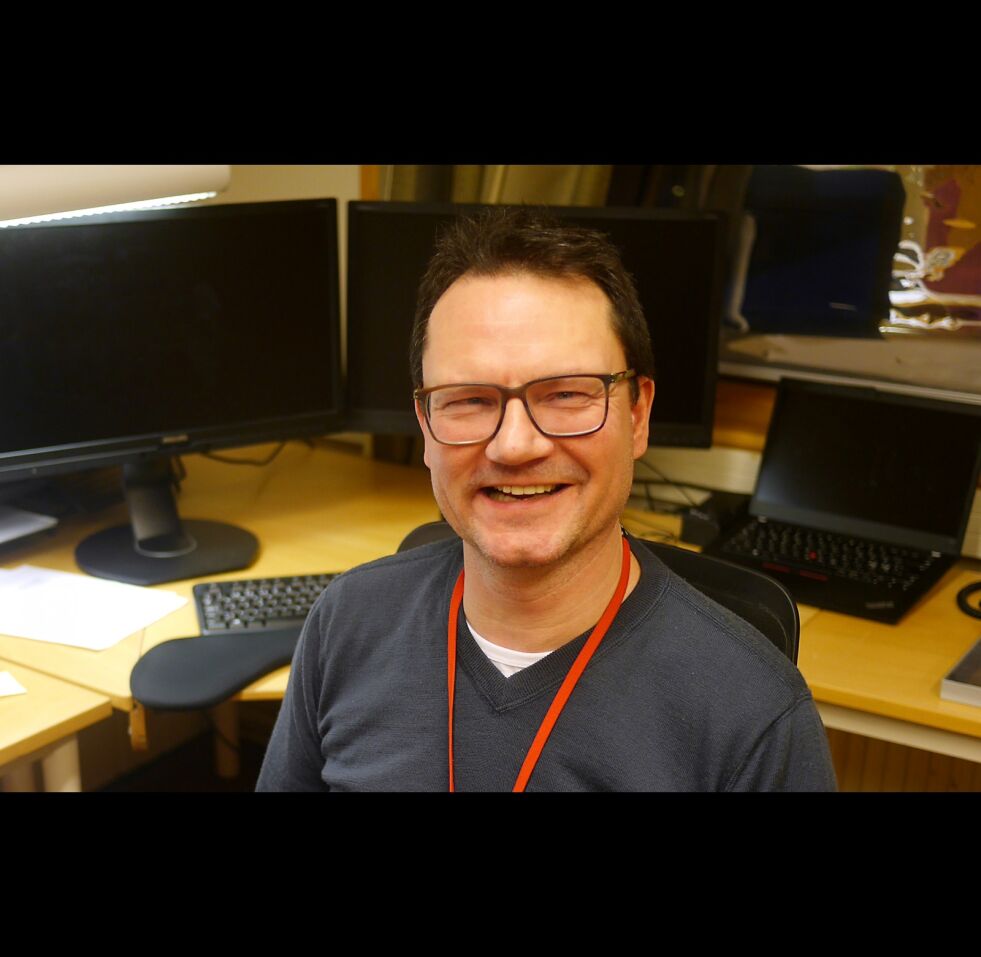 Jan Olsen har vært ordfører i Nordkapp i litt over en måned. Han mener at Nordkapp-saken var utløsende faktor for demokratisk bevissthet blant folk; om at det virkelig lar seg gjøre å få til forandringer dersom man engasjerer seg. Foto: Geir Johansen
 Foto: Geir Johansen