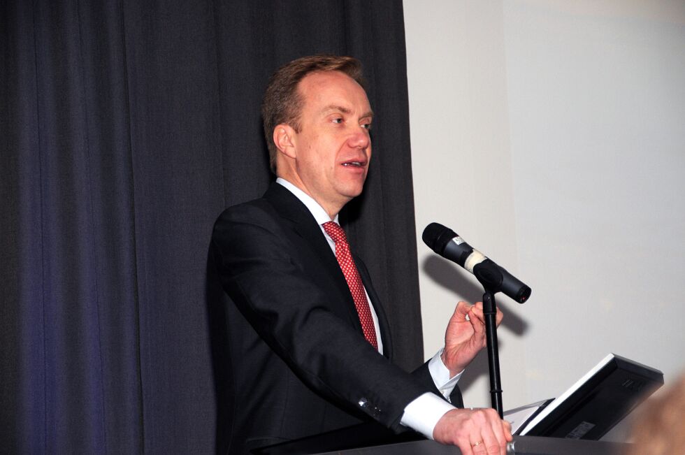 Utenriksminister Børge Brende var i år meget positiv i sin tale, og nevnte knapt Ukraina-konflikten. Isteden fokuserte han på det positive samarbeidet mellom to gamle naboer i nord.
 Foto: Hallgeir Henriksen