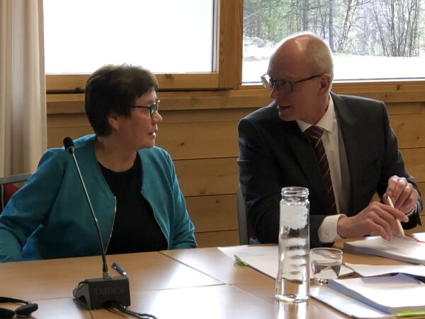 – Helt latterlig av FeFo