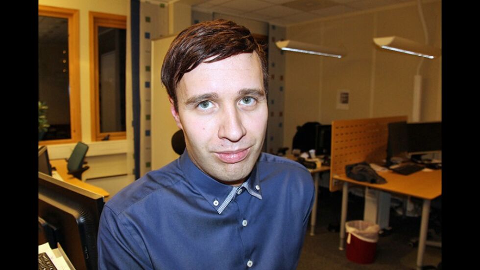 Ansvarlig redaktør i Finnmark Dagblad, Arne Reginiussen, sliter med å akseptere PFUs siste felling av avisen.
 Foto: Pressefoto