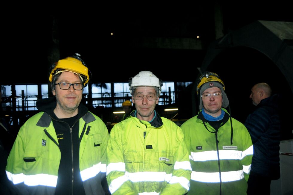 Bernt Moum, Stig Westgaard og Cato Johansen er svært godt fornøyd med at deres arbeidsplasser kan være sikret noen tiår.
 Foto: Halllgeir Henriksen