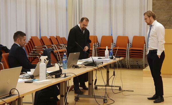 Mener han ble presset av politiet under rekonstruksjonen