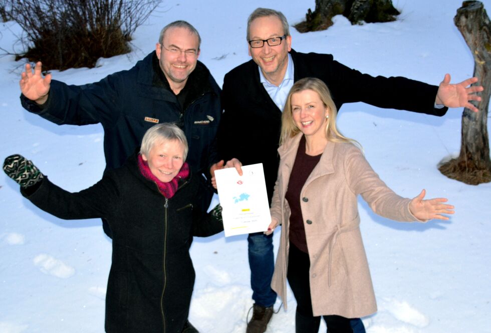 Foran Kjersti Myrnes Balto og Torill Larsen, bak Pål Johansen og Terje Bartholsen starter folkeaksjon for å holde ETS-kommunene samlet.
 Foto: Privat