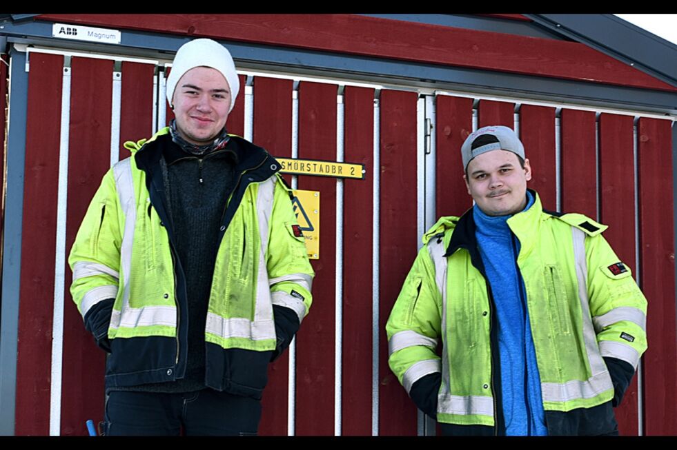Robin Thomassen og Bård Ove Nicolaisen er ansatt i prosjektstillinger frem til 2019 for å utføre den praktiske jobben med å montere de nye smartmålerne.
 Foto: Bjørn Arne Johansen