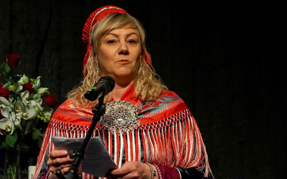 Anne Toril Eriksen Balto er fylkesråd for plan, økonomi og kultur i Troms og Finnmark fylkeskommune. Fylkesråden og Karasjok-kvinnen holdt en sterk tale hvor hun hyllet 40-årsjubilanten Beaiv­váš. Balto var glad for å melde at de nordnorske fylkeskommunene vil gi millionbidrag til teateret i de kommende årene.
 Foto: Beaivváš/Aslak Mikal Mienna