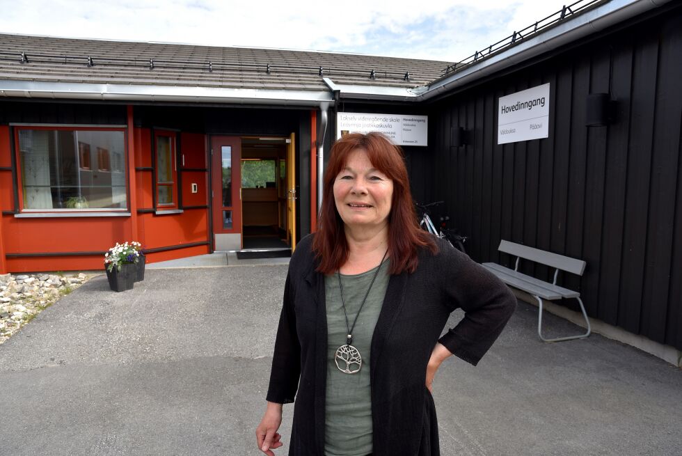 Sylvi Johnsen ser frem til inntak av nye elever ved Lakselv videregående skole.
 Foto: Kristin Antonie Humstad