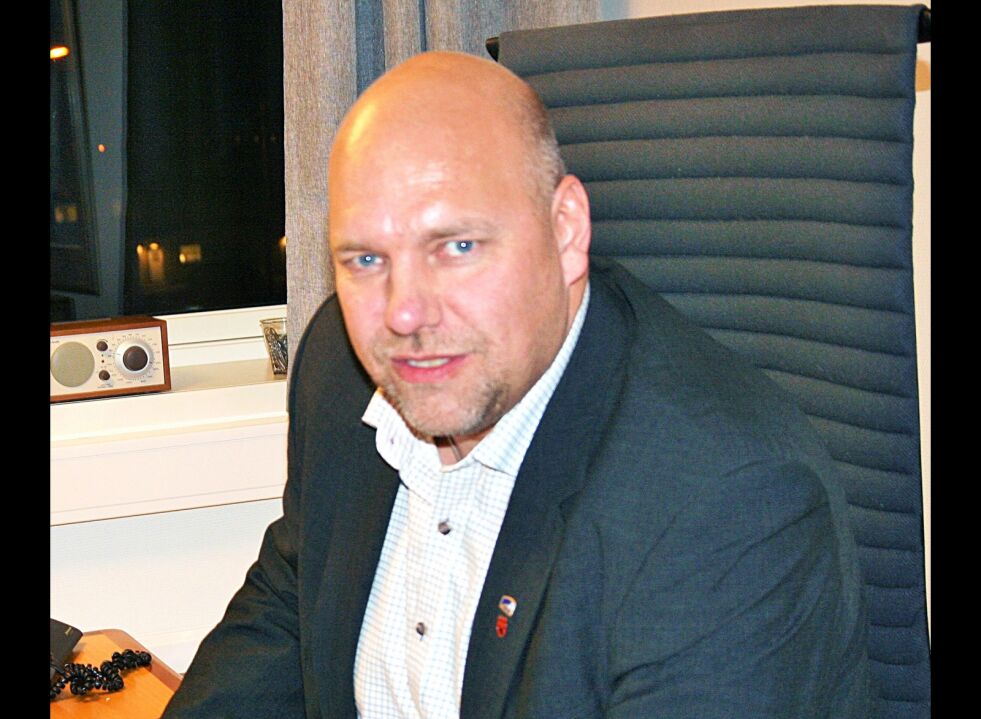 Vadsøordfører Hans-Jacob Bønå mener fylkesordfører Runar Sjåstad bør sette seg ved forhandlingsbordet igjen sammen med naboen Troms.
 Foto: Arkiv
