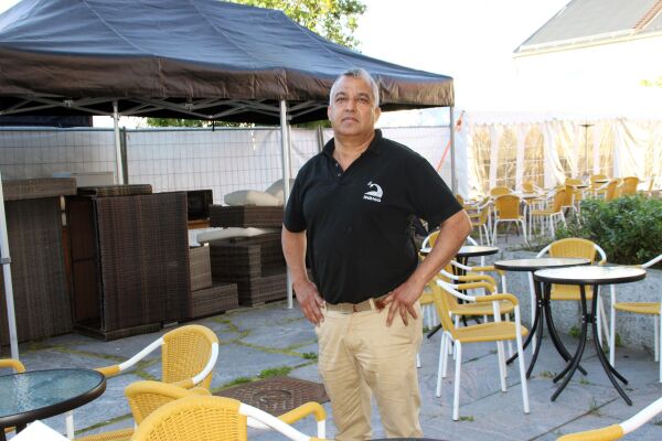 Hevder han er presset ut