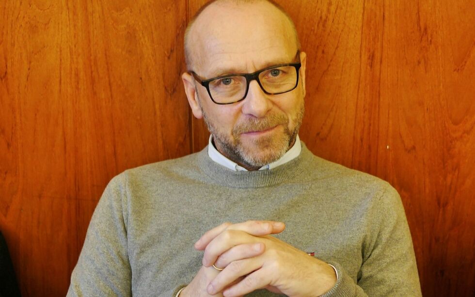 As­si­ste­ren­de råd­mann i Nord­kapp kom­mu­ne, Bør­ge Grøn­lund, har fore­tatt en ny be­reg­ning av øko­no­mis­ke tap som føl­ge av co­ro­na­kri­sen. Kom­mu­nen vil tape fle­re mil­li­o­ner kro­ner i form av økte ut­gif­ter og tap­te inn­tek­ter. Nord­kapp-ord­fø­rer Jan Olsen sier at man ikke har dis­ku­tert el­ler vars­let ned­be­man­ning el­ler inn­skrenk­ning av drif­ten i kom­mu­nen som føl­ge av pan­de­mi­ens virk­ning. Foto: Geir Jo­han­sen