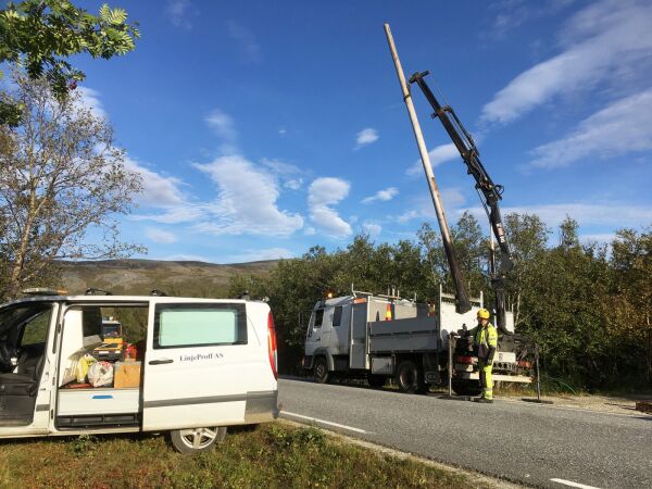 Kabler og stolper fjernes