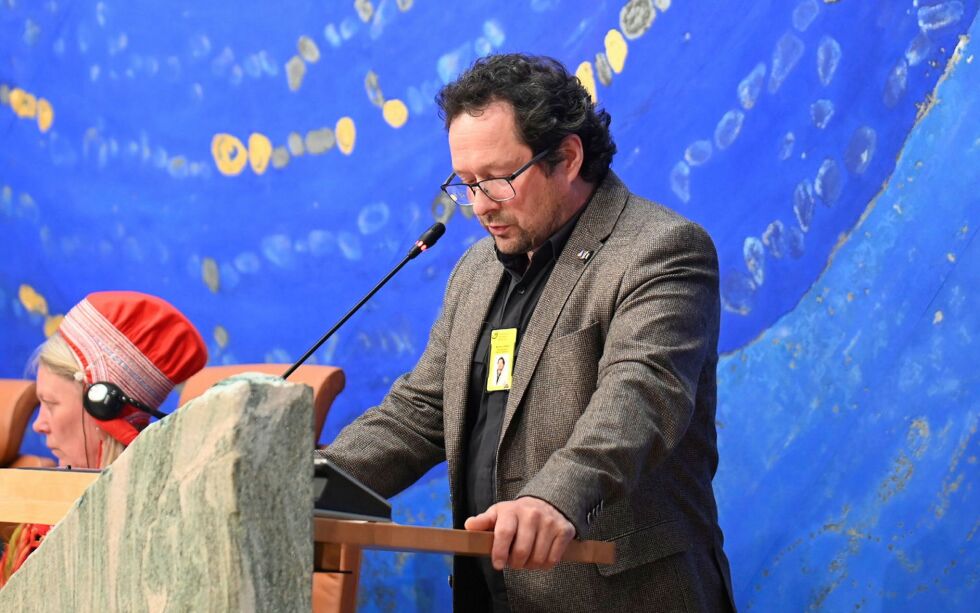 Øyvind Lindbäck legger frem sitt forslag for plenum.
 Foto: Irmelin Klemetzen