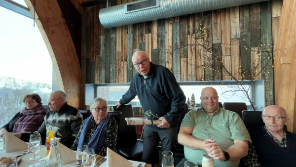 Festmiddag og heder på Snøhotellet