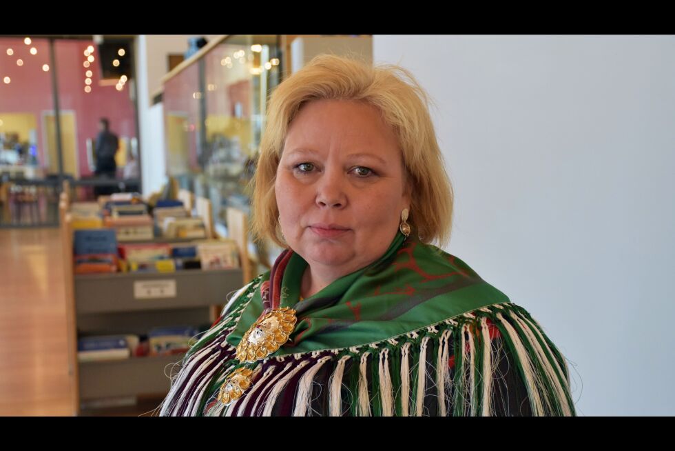 Vibeke Larsen kom ikke inn på Sametinget i fjorsårets sametingsvalg med sitt nye parti Šiella, og gikk av som sametingspresident i oktober, men er fortsatt like engasjert i samepolitikk.
 Foto: Åse Pulk/ Sametinget