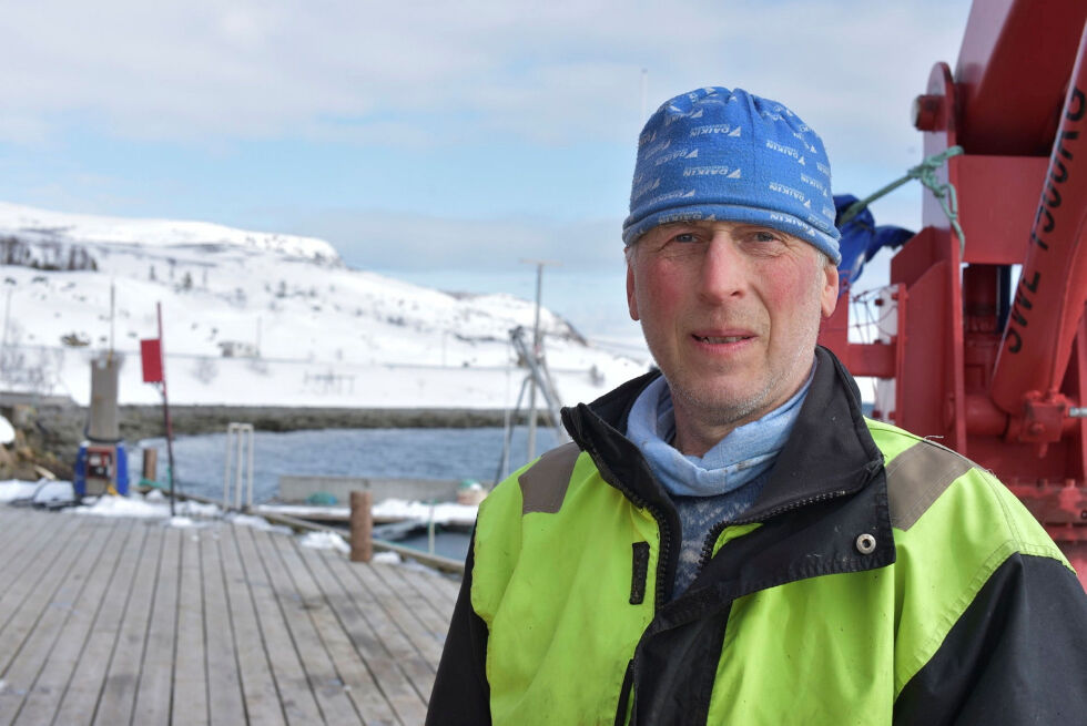 Roald Wilhelmsen har fisket med garn i Porsangerfjorden siden begynnelsen av 70-tallet. Nå kan det være slutt, ettersom problemer med kongekrabbe i garnene tar for mye tid og krefter. Alle foto: Irene Andersen