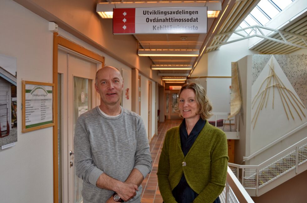 Hans Rune Paulsen og Ingrid Golten ser frem til at forholdene for besøkende i Trollholmsund bedres.
 Foto: Roger Albrigtsen