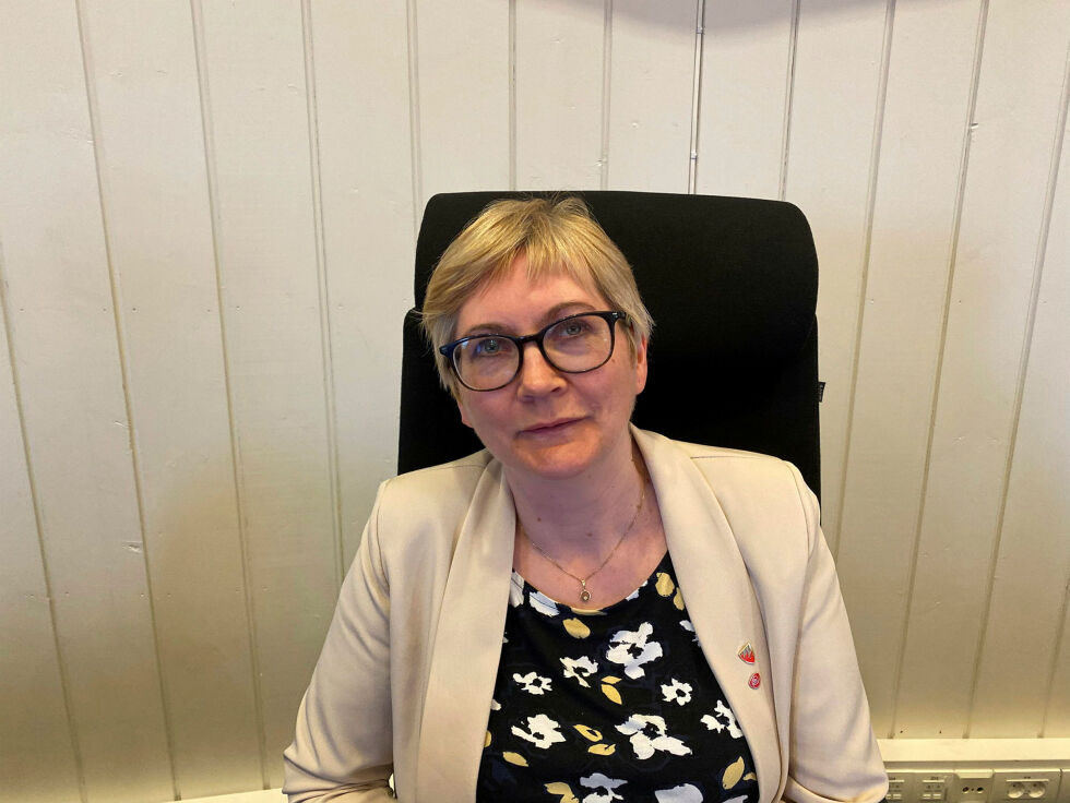 Ord­fø­rer Lena Nor­um Bergen i Sør-Var­ang­er ber poli­ti­kerne skjerpe seg.
– Det er møte­plikt, om en er fast eller vara­re­pre­sen­tant, påpe­ker hun.
 Foto: Hallgeir Henriksen