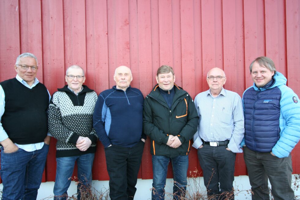 Det nyvalgt styret i  Finnmark sjølaksefiskerforening. Fra venstre: Leder Arne Josvald Sabbasen, styremedlemmer, Knut Lauritsen, Erluf Olsen, Roald Nilssen, Åsmund Nilsen og 1. varamedlem Trond Arild.
 Foto: Privat