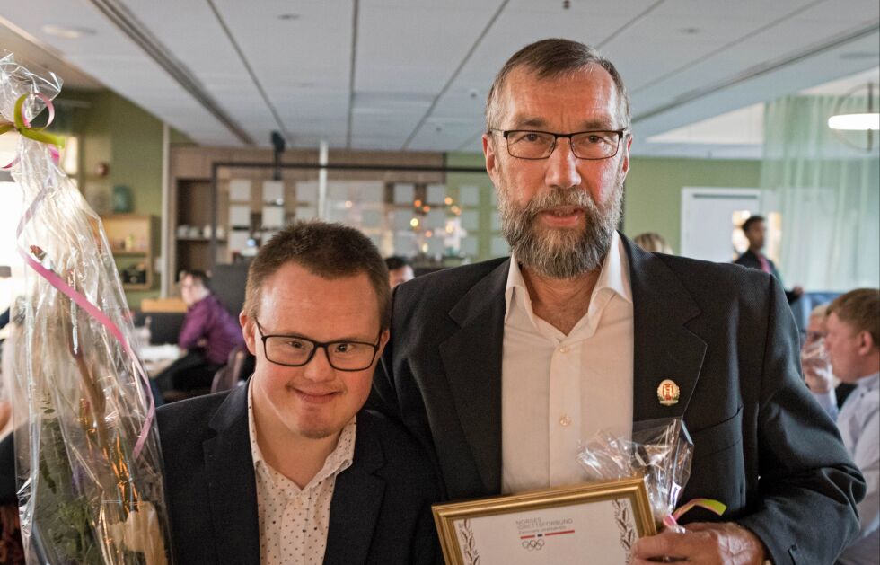 Dag Sibbern Ryeng (til venstre) og Kjell-Harald Erichsen ble begge tildelt priser under helgas kretsting.
 Foto: Charles Petterson