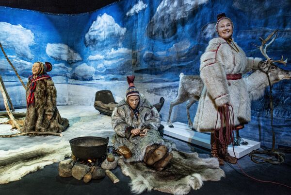 Historisk «Human Zoo» på Nationaltheatret