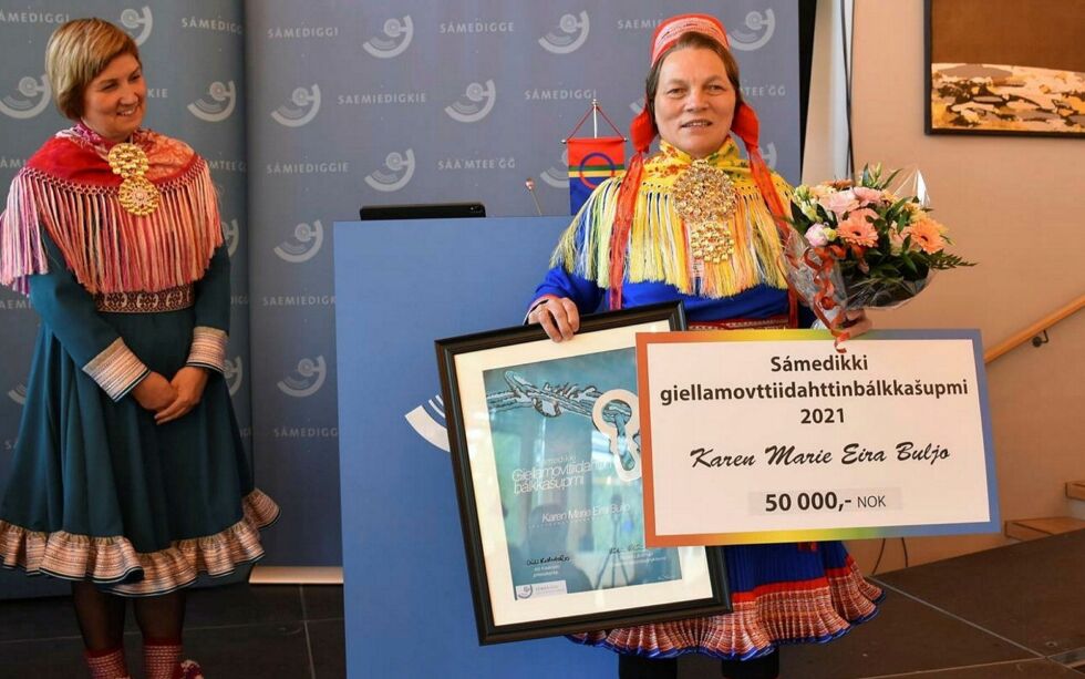 Karen Marie Eira Buljo er tildelt Sametingets språkmotiveringspris.
 Foto: Liv Inger Somby/Sametinget