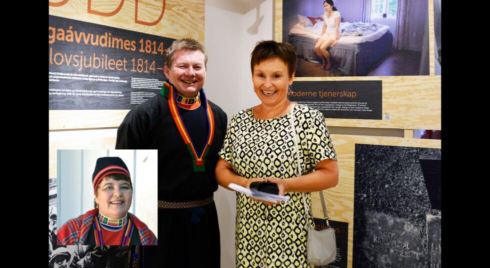 Direktør ved Árran lulesamisk senter, Lars Magne Andreassen, sammen med Anne Kalstad Mikkelsen i anledning åpning av utstillinga «Brudd». Innfelt leder for museet ved Árran, Harrieth Aira.
 Foto: Steinar Solaas/privat