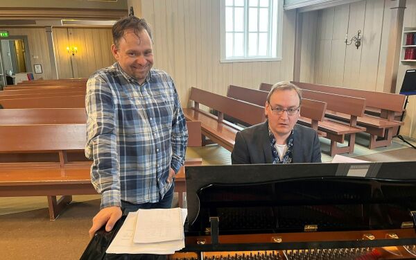 – Du skal ikke slakte en salme!