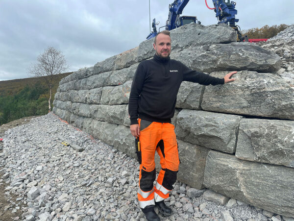 Nå kommer muren opp igjen