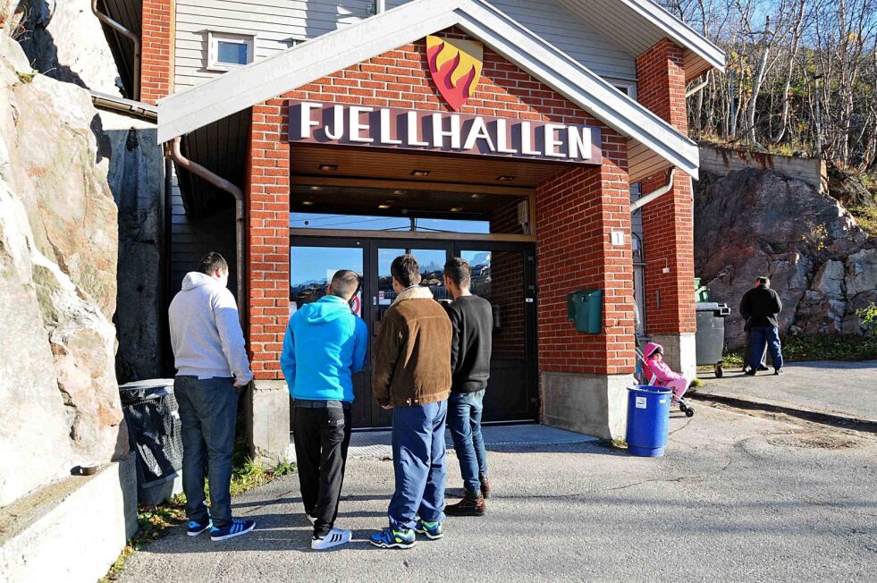 Sør-Varanger kommune vil kunne være nødt til å gå til retten for å få utbetalt et restkrav på 7,8 millioner til UDI for leie av Fjellhallen (bildet) og de tjenester kommunen bidro med under flyktningestrømmen i fjor høst.
 Foto: Hallgeir Henriksen