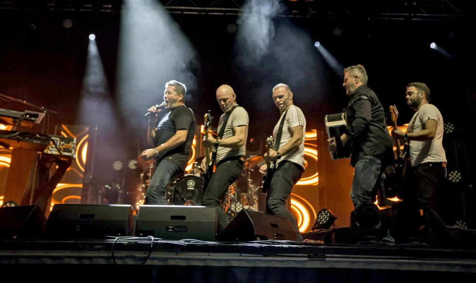 Namsosgruppa, anført av vokalist Bjarne Brøndbo (til venstre), var et sikkert kort under helgas festival.
 Foto: Helge Stærk