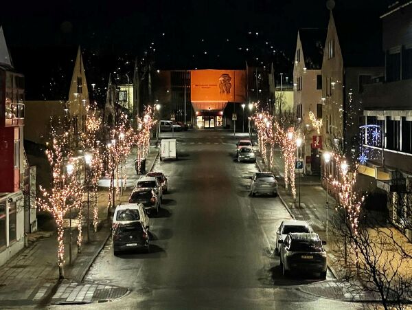Lyser opp i Kirkenes sentrum