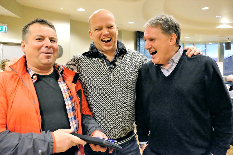 En munter trio, fra venstre Mikkel Isak Eira, Trygve Slagsvold Vedum og Geir A. Iversen.
 Foto: Bjørn Hildonen