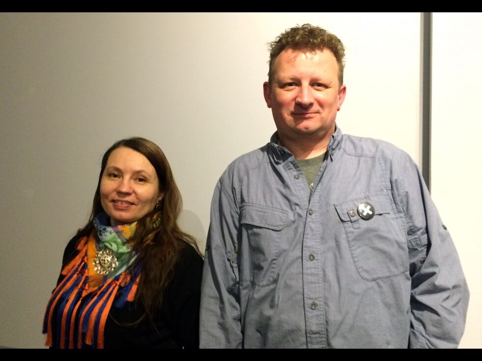 Direktør ved RidduDuottarMuseat Anne May Olli og førstekonsulent Roger Albrigtsen ved museet i Porsanger.
 Foto: Sigrun Kaaby