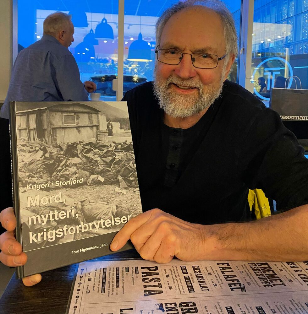Forfatter Tore Figenschau kommer med et nytt opplag av boken Krigen i Storfjord. Mord, mytteri, krigsforbrytelser. Foto: Elin Wersland
 Foto: Elin Wersland