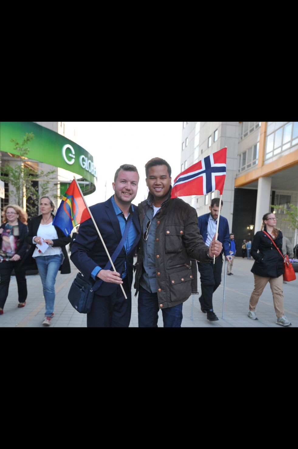 Eirik Njuolla Vangdal (til venstre) og Carl Hellgren på vei inn til Globen.
 Foto: Erik Brenli