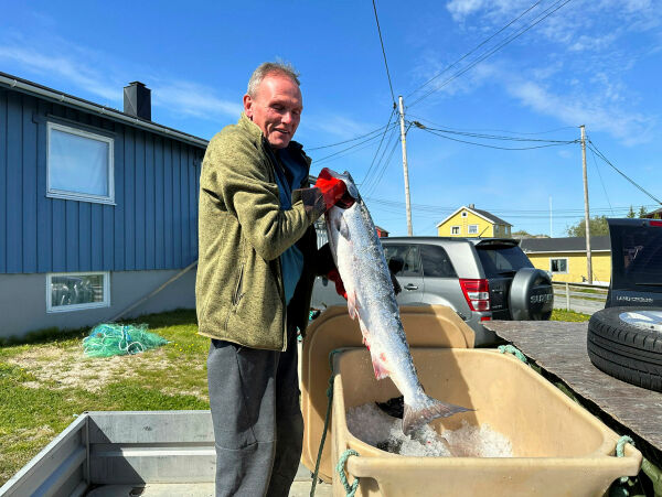 Godt fiske for Trond på Holmengrå