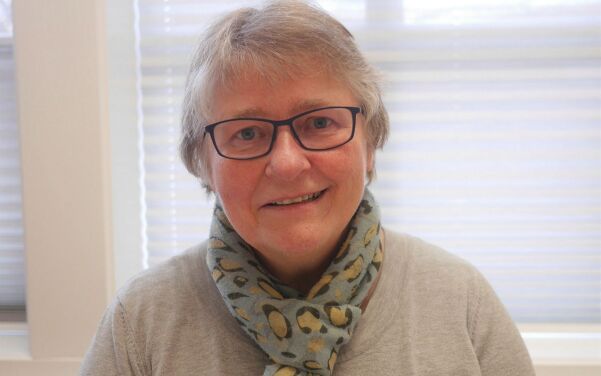 Inviterer til strikkegudstjeneste