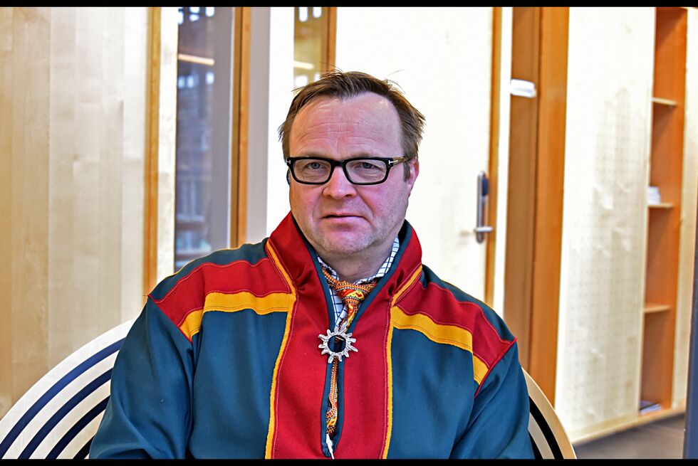 Sametingsrepresentant Jørn Are Gaski (AP) raser mot vedtaket i Sametinget om å utrede for registrering av samisk etnisitet i folkeregisteret og i de lovbestemte helseregistre. – Andre metoder gir like representativt utvalg, uten å måtte krysse denne grensen ved å i Folkeregisteret registrere hvilken rase man tilhører, hevder Gaski.
Foto: Lars Birger Persen