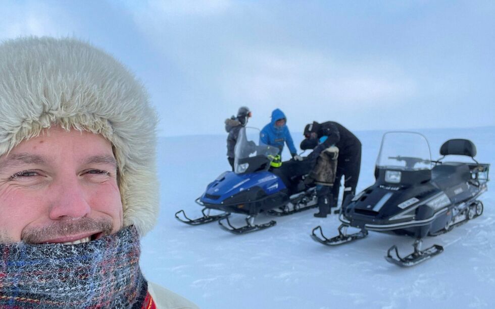 Ove Stødle på skutertur på vei til selfangstområde.
 Foto: Mearrasiida