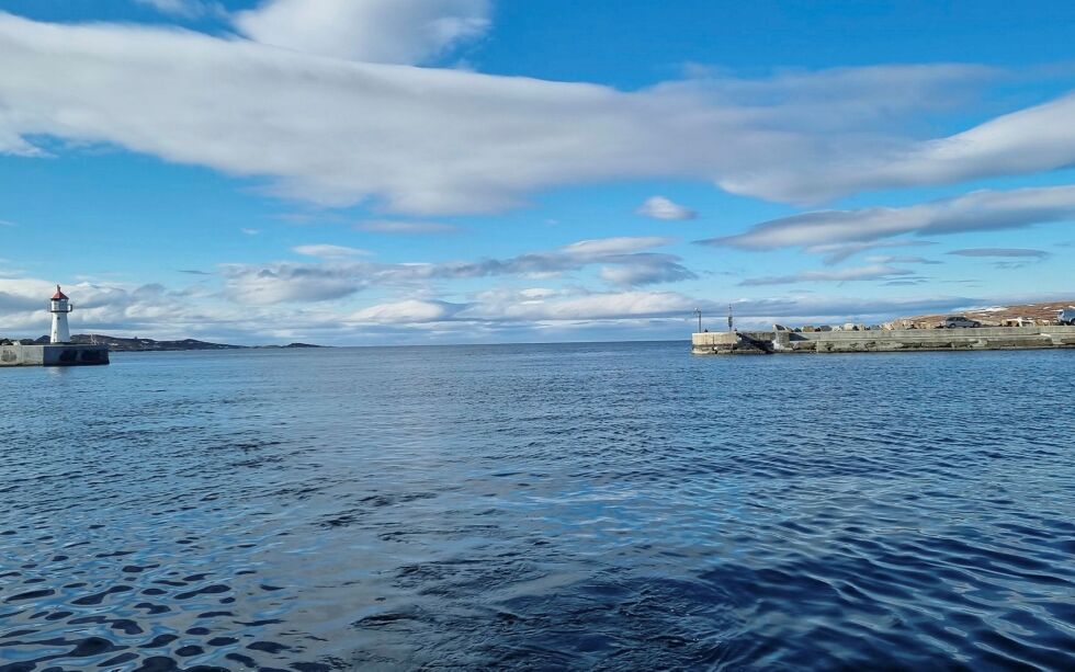 Bygging av en ny ytre molo i innseilinga til Vardø er en del av utbedringsplanene for havna i byen.
FOTO: PRIVAT