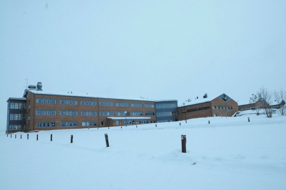 Det er konstatert ett tilfelle av tuberkulose på Kirkenes videregående skole på Hesseng, og alle nødvendige og lovpålagte tiltak er igangsatt for å hindre spredning. Foto: Hallgeir Henriksen