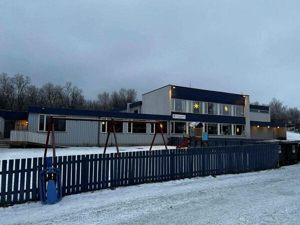 Barnehagebarn, skolebarn, foresatte og ansatte  er langt fra glade for det vedtaket som ble gjort