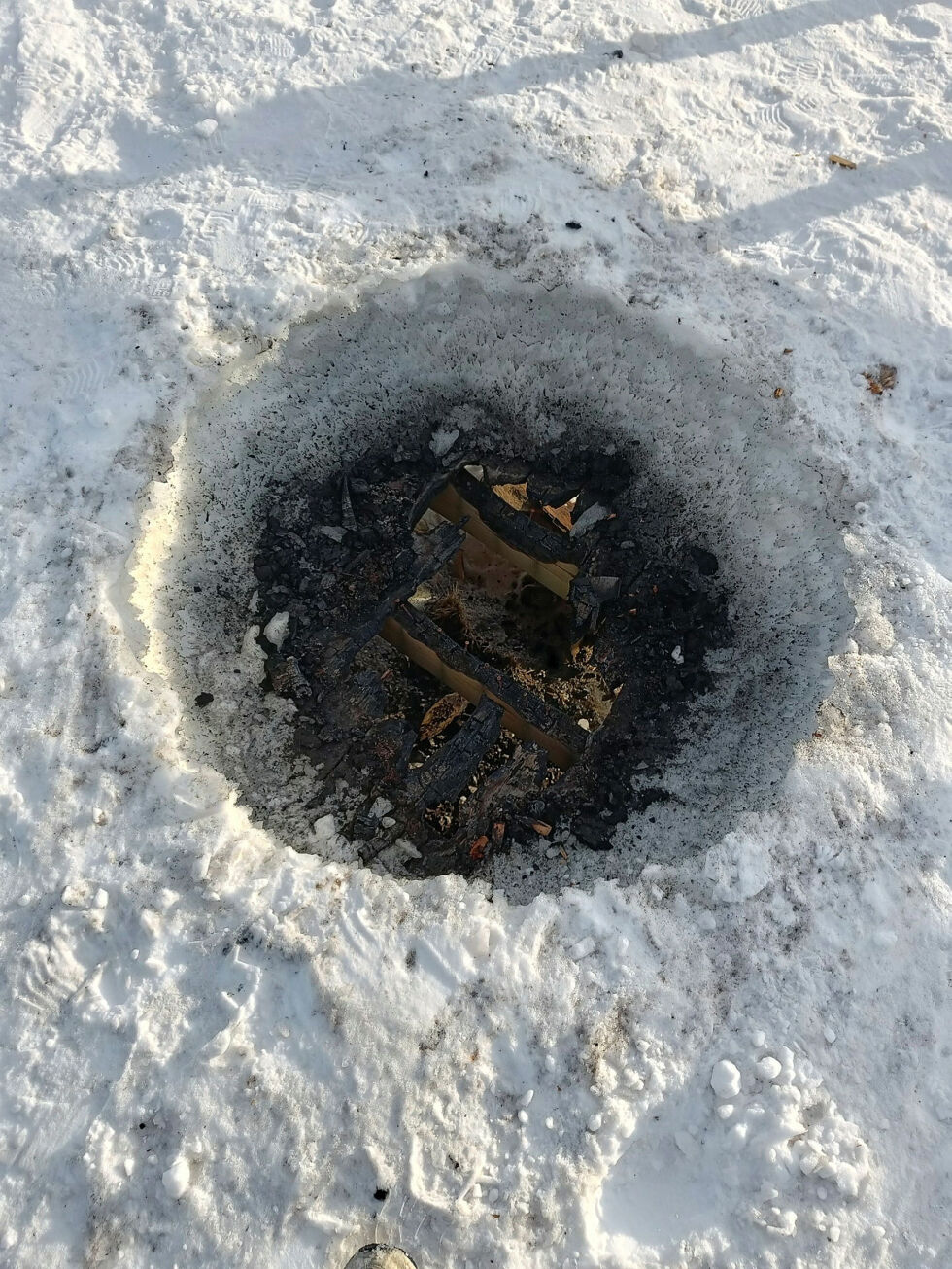 Om noen trår i hullet i mørket, kan det fort bære galt av sted, frykter Terje Joks.
 Foto: Terje Joks