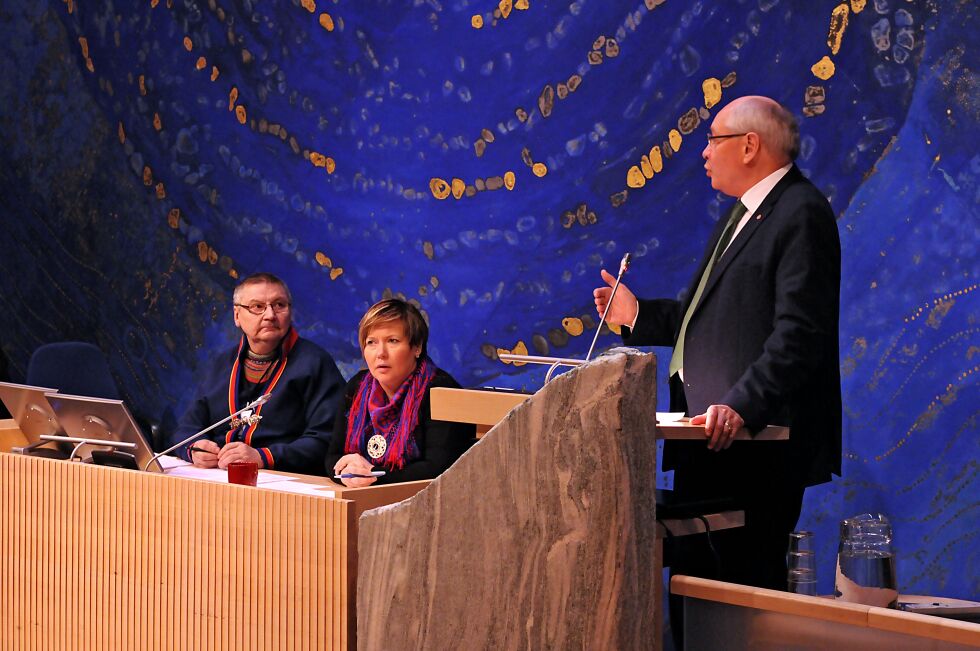Martin Kolberg og sametingspolitikere
 Foto: Stein T Svala