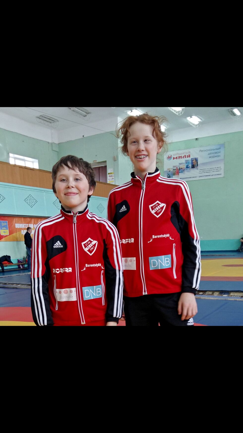 Lars og Marit Sun­dal Olaussen hentet hjem medaljer fra brytestevne i Murmansk.
 Foto: Privat
