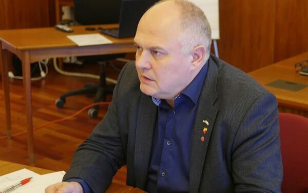 – Kvinnediskriminerende møteledelse