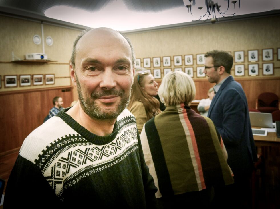 Daglig leder for Nordkapphallen, Hans Paul Hansen, var til stede da planutvalget i Nordkapp 4. januar drøftet ny områderegulering av Nordkapp-halvøya; innbefattet Nordkapp-platået. Hansen ville ikke uttale seg om konkrete punkter i planforslaget, men varslet at både Rica og Scandic-kjeden vil komme med høringsuttalelser i tiden som kommer.
 Foto: Geir Johansen
